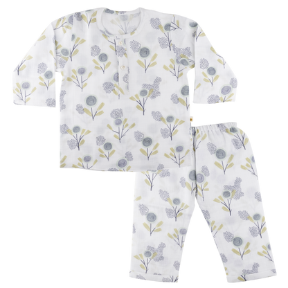 Our breezy and luxe muslin loungewear is a cute kurta-pyjama style set that can be worn on brunches or cosy playdates. Our three-quarter sleeve kurta with mother-of-pearl buttons is paired with a comfortable gender-neutral pair of pant-style pyjamas to give a classy, adorable look Organic cotton organic muslin premium gift luxury gift sustainable clothes baby clothes baby gift newborn gift birthday gift onesie bodysuit